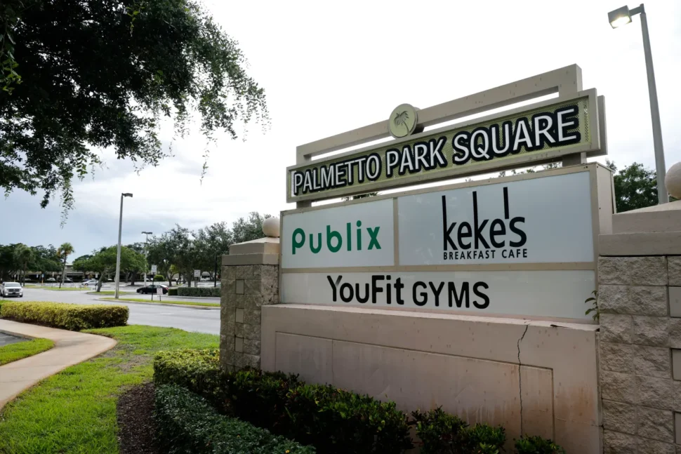A revised plan to move Publix, build 341 residences moves forward for Boca Raton plaza